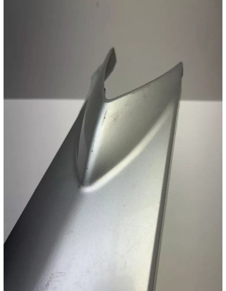Flanc latéral droit sous selle origine gris YAMAHA FJR 1300 2001 - 2005 – 5JW-21721-00