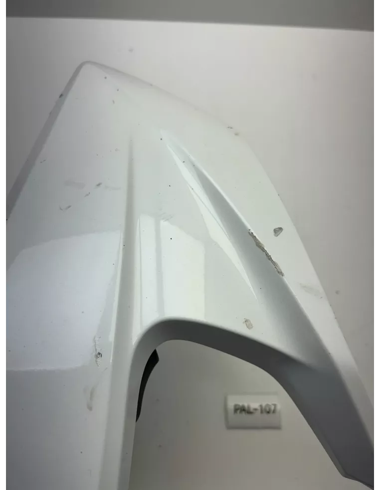 Ecope de radiateur gauche blanche origine HONDA CB 1000 R 2008 - 2016 – 19230-MFN-D00ZA