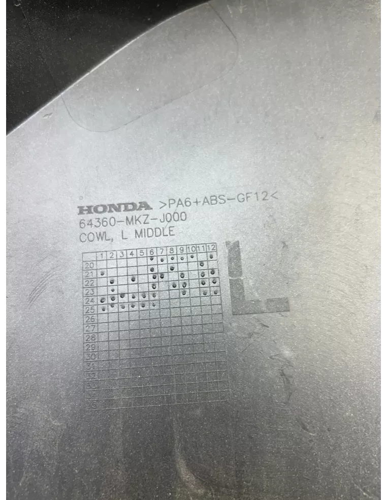 Flanc de carénage avant gauche origine HONDA CBR 600 RR 2024 - 2026 – 64360-MKZ-J000