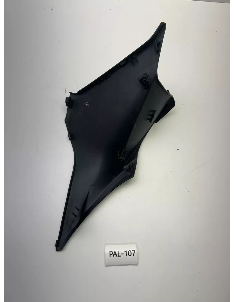 Cache flanc de carénage droit origine HONDA CBR 600 RR 2024 - 2025 – 64321-MKZ-J000